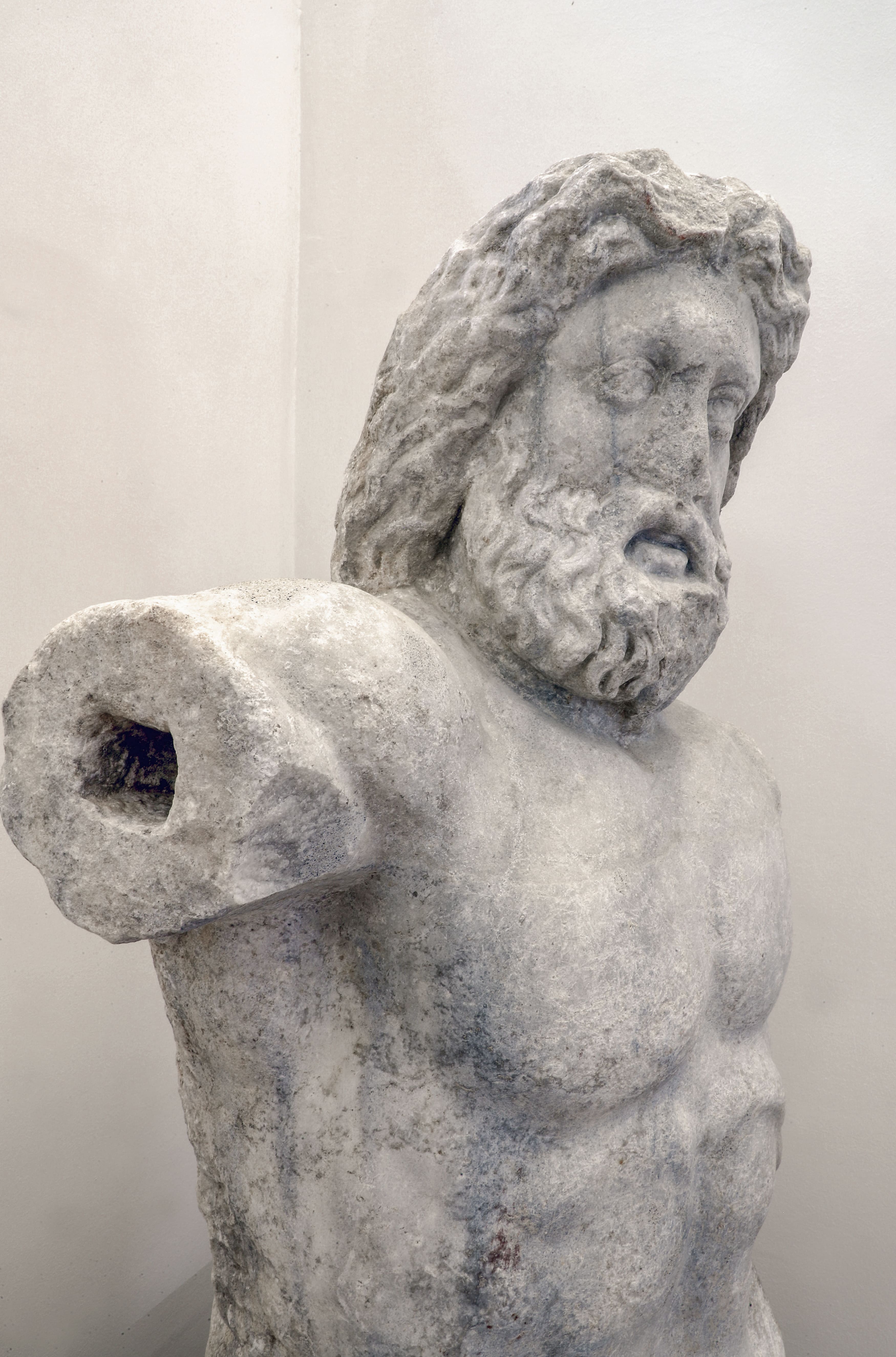 immagine della Statua di divinità marina